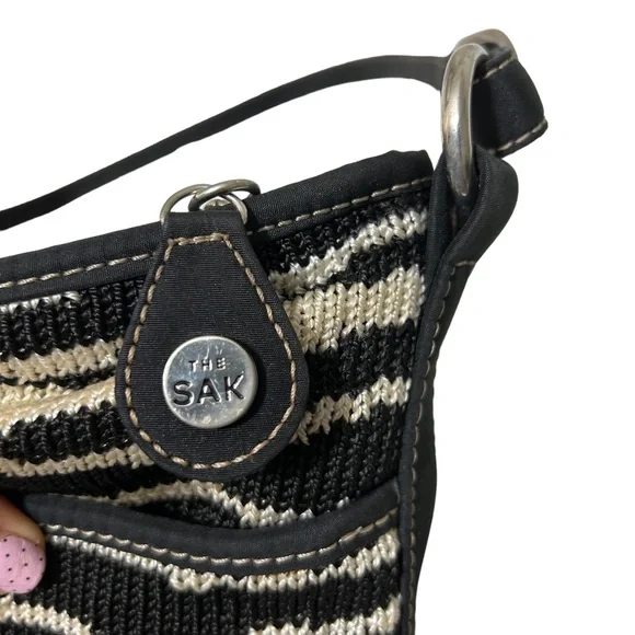 The SAK Shoulder Bag Purse Knitted Adjustable Straps Zip Top Cream Black - Picture 5 of 13